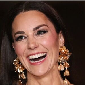 Zara Kate  Middelton Floral Drop Earrings